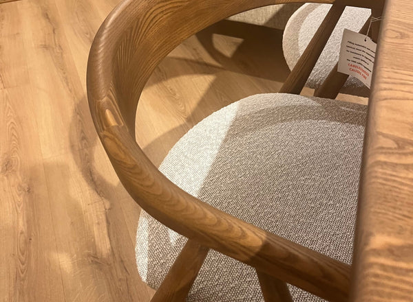 .Ercol Fairmile Extending Dining Table and Set of 6 Chairs