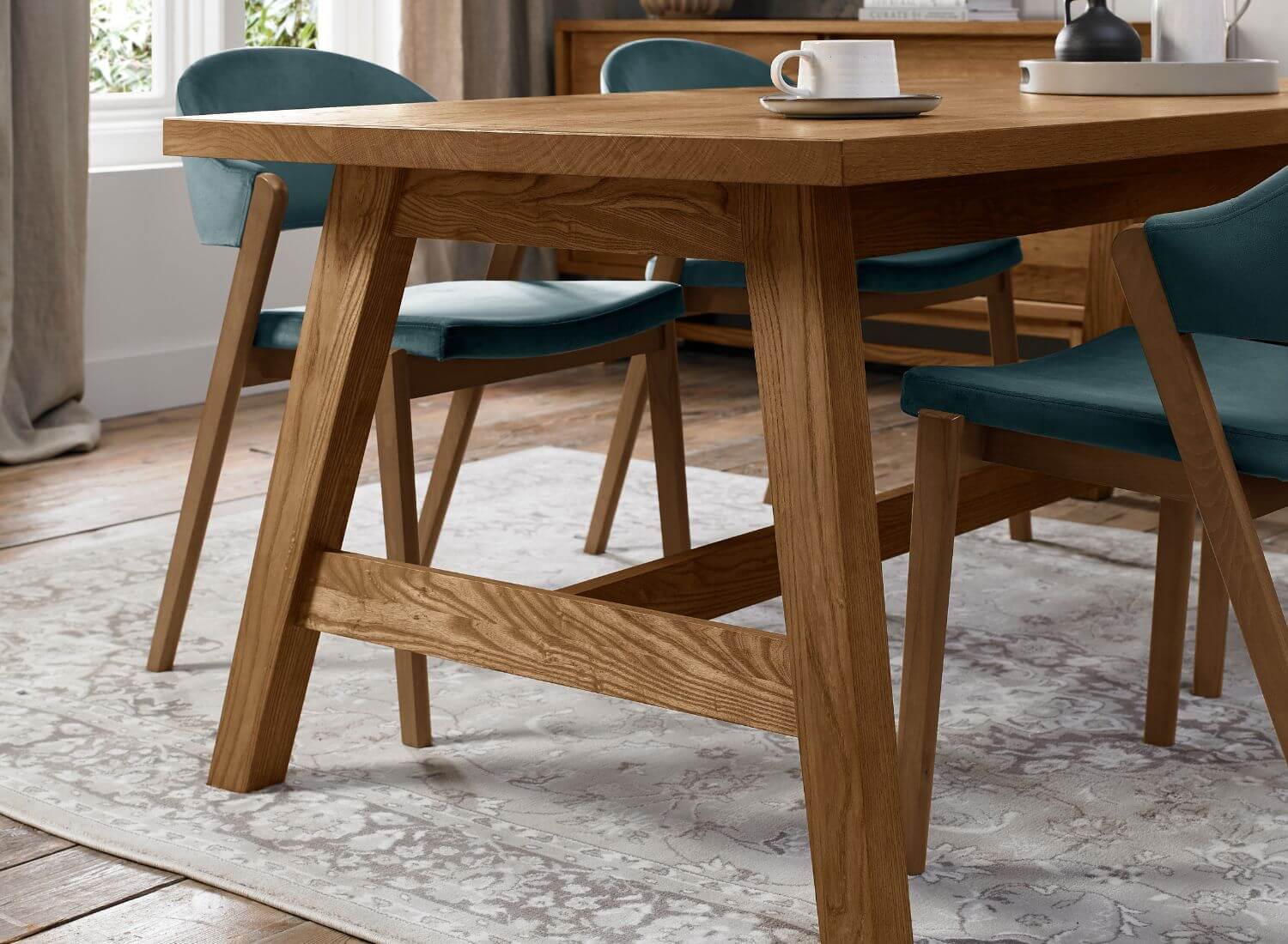 Cambridge 4-6 Seater Extending Dining Table – Ward Brothers Furniture