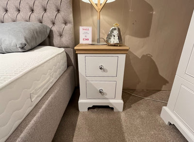 New Hertford Pair of Bedside Chests