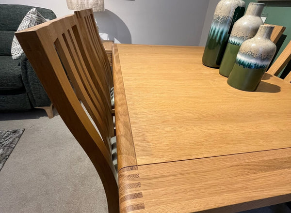 Ercol Bosco Small Extending Dining Table and Set of 4 Chairs